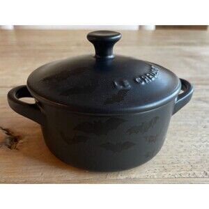 Le Creuset Stoneware Halloween Bat 8oz Mini Cocotte Licorice Matte Black NEW